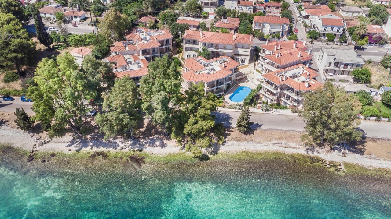 Meliti Waterfront Suites Karavomylos Esterno foto